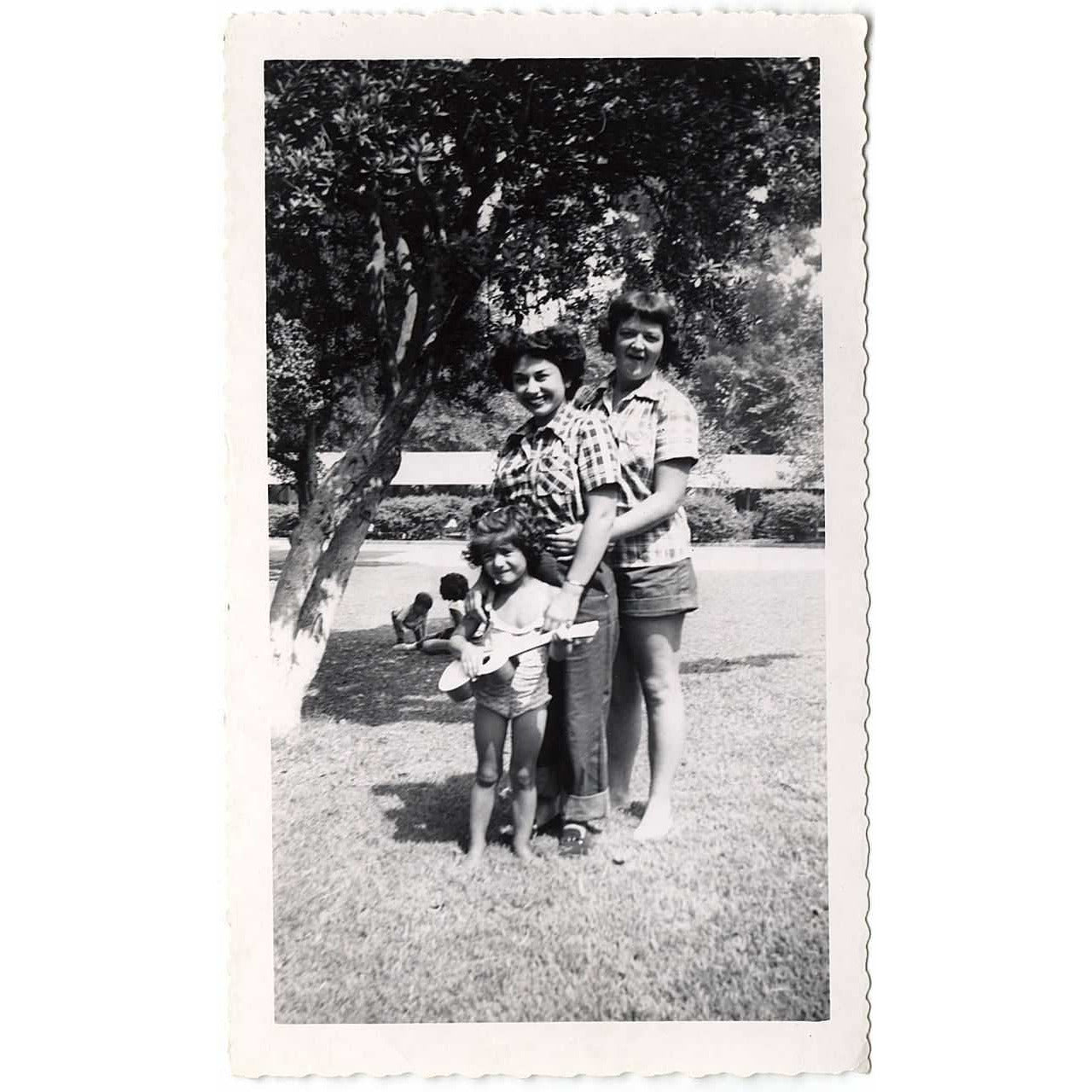 Other, Photo: 3 Gals in Park with Uke (1950's?)